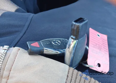 2012 Mercedes-Benz Glk 350 4Matic z USA, uszkodzony, nr VIN WDCGG8HBXCF875886